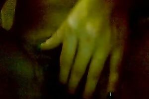 I love to finger fuck my snatch when I am hungry as fuck