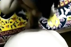 Cock crazed Indian babe knows how to give precious head