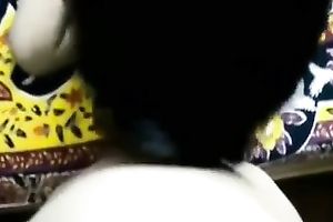 Cock crazed Indian babe knows how to give precious head