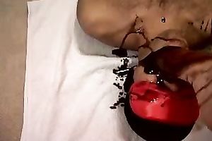 My hubby licks my feet cleen in homemade foot fetish scene