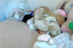 Chubby cam model tickles her vagina with her favourite sex toy