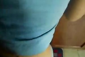 My girlfriend in the kitchen lets me bonks her quick and cum