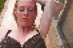 Passionate outdoor fucking is all this babe wishes right now