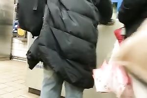 Big-assed woman receives caught on my hidden cam in a shop