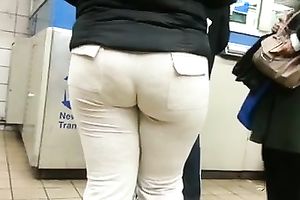 Big-assed woman receives caught on my hidden cam in a shop