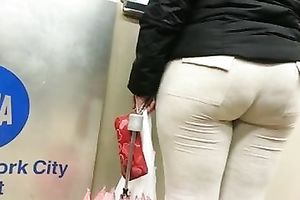 Big-assed woman receives caught on my hidden cam in a shop