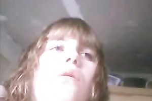 Chubby white floozy on livecam appears undressed to show me her goodies