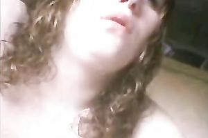 Chubby white floozy on livecam appears undressed to show me her goodies