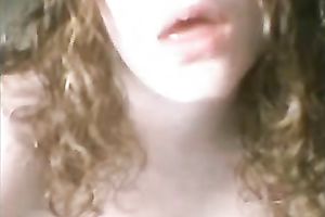 Chubby white floozy on livecam appears undressed to show me her goodies