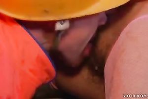 Four eyed dark brown doxy acquires her bushy fur pie expertly eaten out