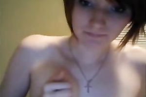 Short-haired nympho just can't live without playing with her sex toy