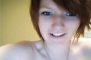 Short-haired nympho just can't live without playing with her sex toy