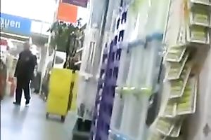 Gorgeous amateur white girl exhibiting in the supermarket