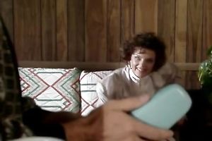 Horny seductress in nylons acquires her bushy slit drilled