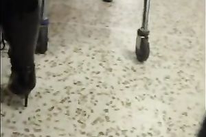 Spying on one bootylicious nympho in the supermarket