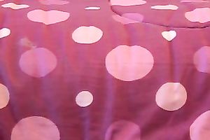 Hot and skanky dark brown floozy on home movie scene flashes cookie