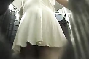 Bootylicious enchantress changes her clothing in locker room