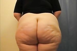 This nympho has a overweight wazoo that is just begging to receive drilled hard