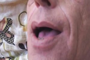 Brunette whore Liza pleases 2 old guys with rimjobs