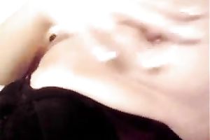 Amateur Asian hussy plays with her constricted twat in homemade solo