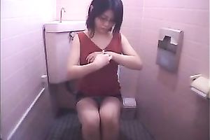 Stunning homemade solo with me toying my Asian wet crack in a crapper