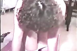 This wicked hooker with knockout curves can't live without showing off