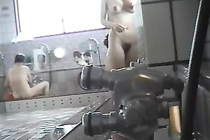 Lots hawt honeys wash their bodies in women's bathhouse