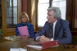 Horny and concupiscent wench acquires her satisfaction on the couch