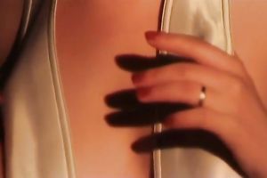 Stunning nude beauty tries to tease a gracious fellow