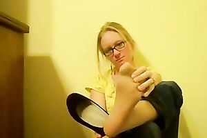 Four eyed skank shows off her smelly feet in front of a livecam