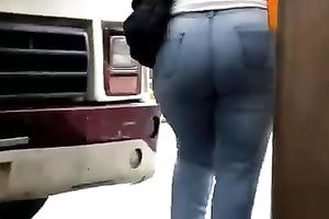 Big moist a-hole of a stranger hotwife on the street in hawt jeans