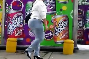 Big moist a-hole of a stranger hotwife on the street in hawt jeans