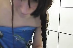 Petite dark brown girlfriend with flat zeppelins can likewise be enjoyment