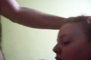 Drilling a redhead fattie's snatch from behind in homemade movie