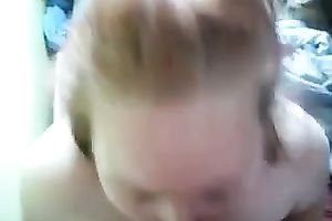 Drilling a redhead fattie's snatch from behind in homemade movie