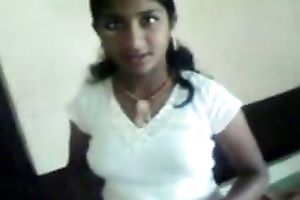 My lascivious Indian GF disrobes and lets me finger her cookie