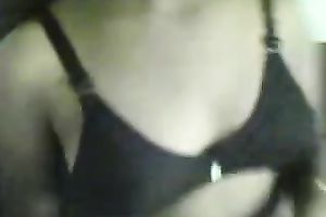 My lascivious Indian GF disrobes and lets me finger her cookie