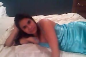 Gorgeous dark brown girlfriend giving me a precious oral-job