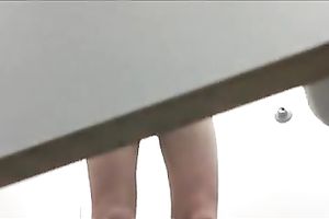 How to spy on hawt babe using your cell phone camera