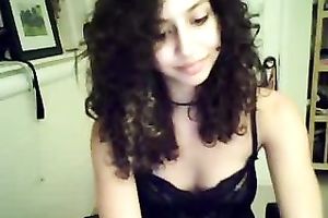 Petite brunette hair demonstrates her booty for the livecam