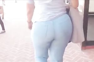This bootylicious woman has no idea I am following her