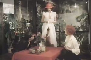 Hot slut gets her bushy cookie fingered in retro sex video