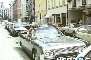 Fair-haired milf shows her irrumation skills in retro episode