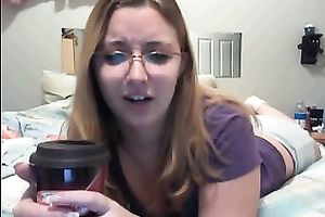 Nerdy web camera white bitch teases with her stinky feet in bawdy socks