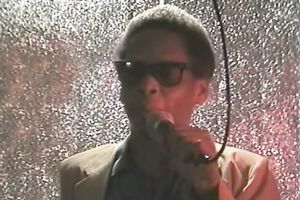 Bosomy blondie cheers up BBC by swallowing it unfathomable mouth on beach