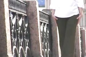 Elizabeth is not ashamed to pee her pants in a public place