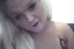 This spruce fine wazoo blond with blue eyes blows like a pro