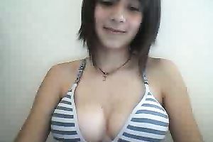 Skinny hottie with glamorous large pointer sisters lastly takes off her bikini
