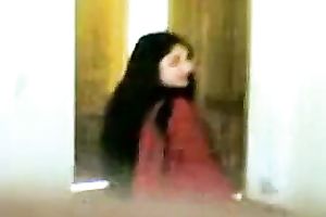 Plump Desi slutty wife flaunts her lengthy hair and body bare