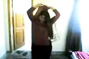 Plump Desi slutty wife flaunts her lengthy hair and body bare